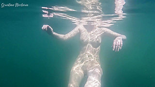 I secretly filmed  nude swimming girl with perfect body on my go pro camera