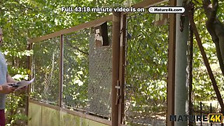 Mature4k. kinky mature giantess diana luvs pet have fun in pantyhose with 2 strangers in public