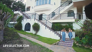 Screwing Cheating GF Leya Desantis the Filthy Redhead Waitress