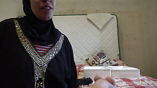 Algerian beurette wants to sleep with African immigrants in Marseille