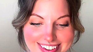 Big boob brunette masturbates on webcam