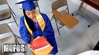 Mofos - blowing hot schoolgirl vivianna mulino enjoys toying with her professor's huge sausage