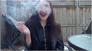 Smoking fetish meets risky public nudity