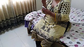 Punjabi Aunty Ne Lipstick Lagaye To Beta Aya Aur Use Ki Chudai Ke Jabardast - Huge Cum Inside Pussy & Mouth (indian Sex)