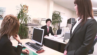 Beau Jap Sex Scene 3: Beautiful Busty Japanese Woman Masturbates in the Office Bathroom