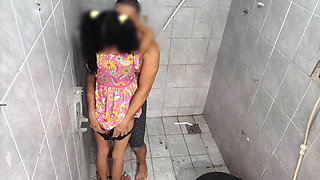 Stepdaughter with a Beautiful and Large Butt Thanks Her Stepdad for the New 100% Anal Dress