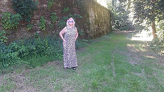 Mature Slut Fingers Pussy Outdoors Till Squirting Explosion