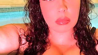 U Ever Fucked in a Swimming Pool? It’s Amazing