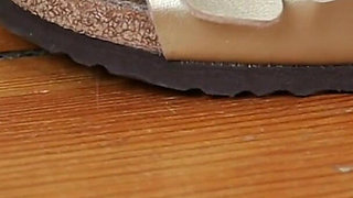 Minimalistic Nylon Moments - Dangling & Shoeplay