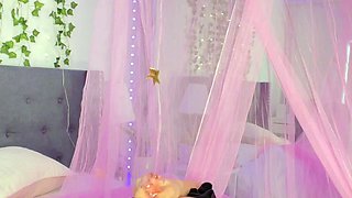 cute cutie redhead flashing ass on live webcam