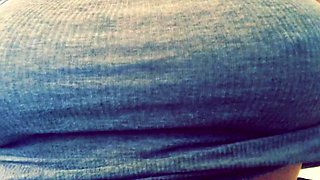 Big boob brunette masturbates on webcam